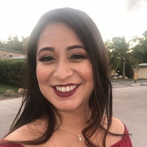 Meet your Posher, Paola